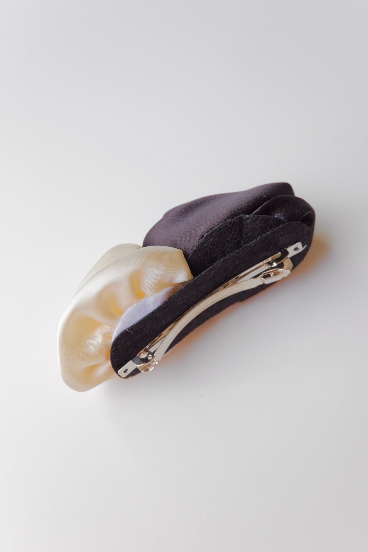 Yin Bloom Hair Clip